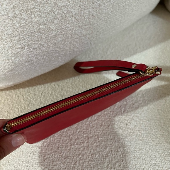 Kate Spade ♠️ Mikas Pond Bee Red Leather Wristlet - Picture 3 of 9